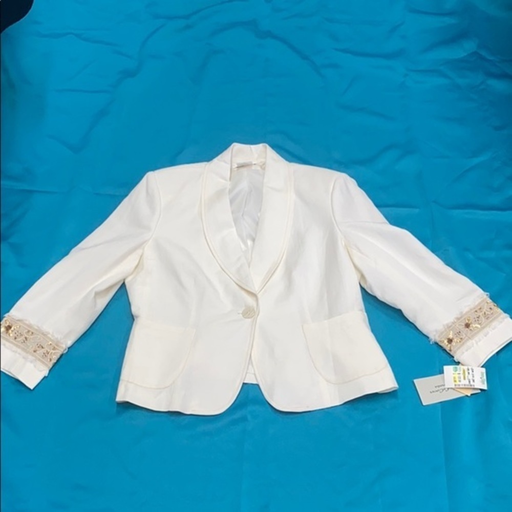 Roth LeCover California Cream Blazer Gold Embellished Cuffs Size 10 NWT